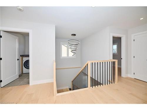 25 Alicia Crescent, Thorold, ON - Indoor Photo Showing Other Room