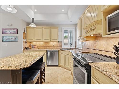 2 Chardonnay Place, Niagara-On-The-Lake, ON - Indoor Photo Showing Kitchen