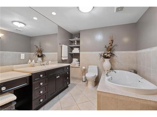 2 Chardonnay Place, Niagara-On-The-Lake, ON - Indoor Photo Showing Bathroom