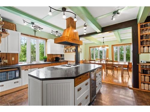 63023 Perry Road, Wainfleet, ON - Indoor Photo Showing Kitchen With Double Sink