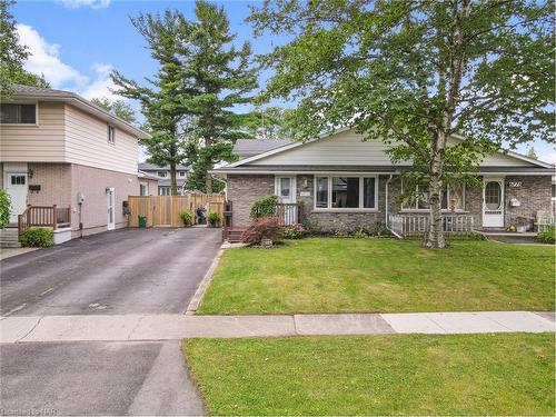 6772 Wilinger Street, Niagara Falls, ON - Outdoor With Facade