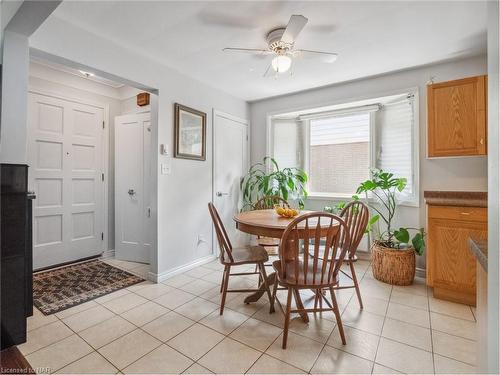 6772 Wilinger Street, Niagara Falls, ON - Indoor Photo Showing Dining Room