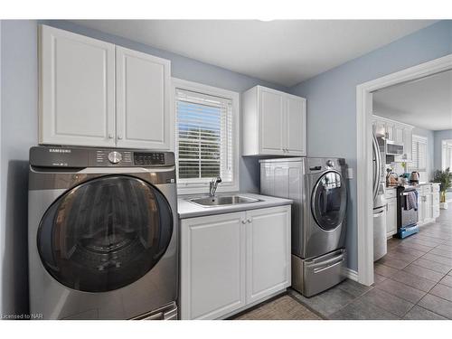 353 South Pelham Road, Welland, ON - Indoor Photo Showing Laundry Room