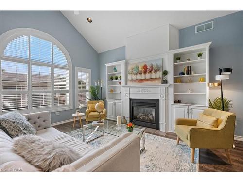 353 South Pelham Road, Welland, ON - Indoor Photo Showing Living Room With Fireplace