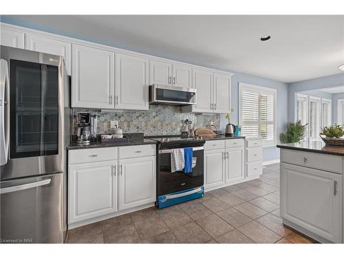 353 South Pelham Road, Welland, ON - Indoor Photo Showing Kitchen