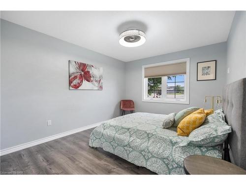 353 South Pelham Road, Welland, ON - Indoor Photo Showing Bedroom