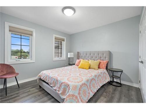 353 South Pelham Road, Welland, ON - Indoor Photo Showing Bedroom