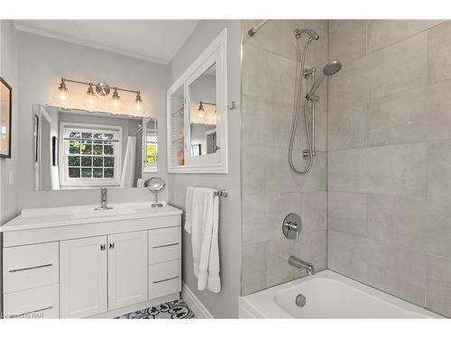 5 Loyalist Court, Niagara-On-The-Lake, ON - Indoor Photo Showing Bathroom