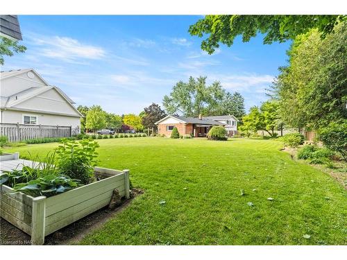 5 Loyalist Court, Niagara-On-The-Lake, ON - Outdoor With Deck Patio Veranda