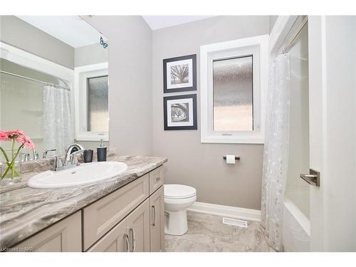 91 Ailsa Trail Trail, Welland, ON - Indoor Photo Showing Bathroom