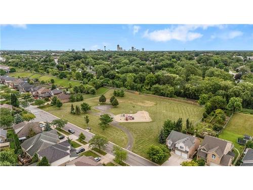 7864 Seabiscuit Drive, Niagara Falls, ON - Outdoor With View