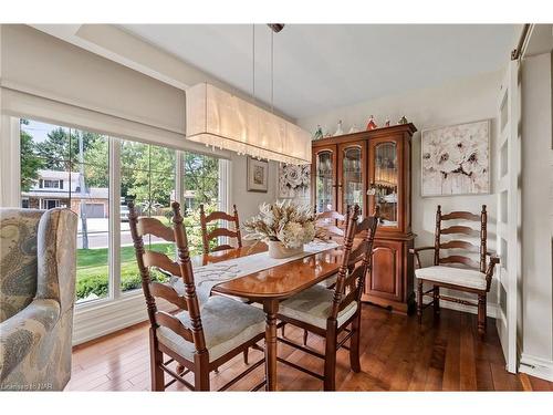 55 Sherwood Forest Trail, Welland, ON - Indoor Photo Showing Dining Room