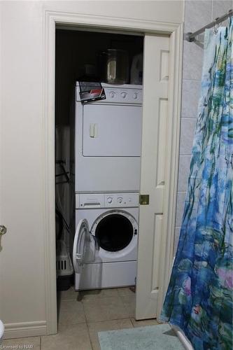 5 Firelane 13B, Niagara-On-The-Lake, ON - Indoor Photo Showing Laundry Room