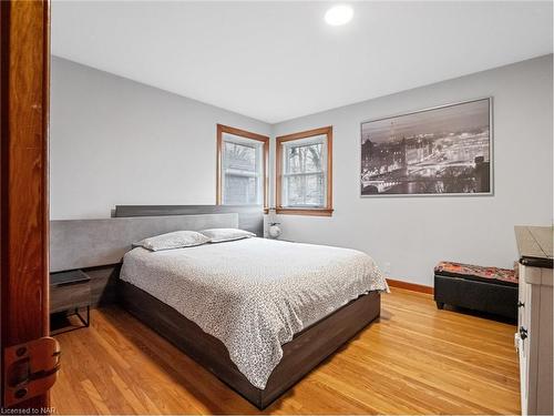 100 Bertie Street, Fort Erie, ON - Indoor Photo Showing Bedroom