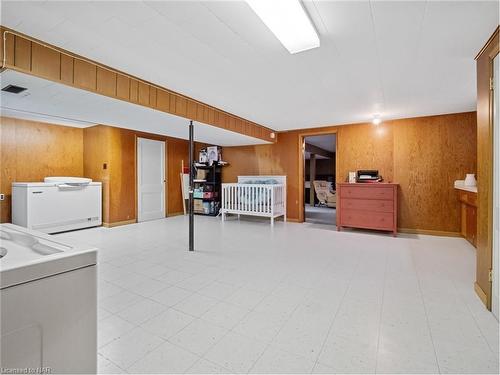 100 Bertie Street, Fort Erie, ON - Indoor Photo Showing Laundry Room