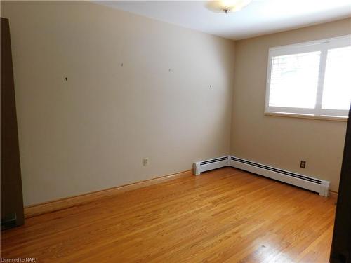 3004 Cullimore Avenue, Niagara Falls, ON - Indoor Photo Showing Other Room