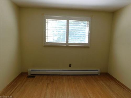 3004 Cullimore Avenue, Niagara Falls, ON - Indoor Photo Showing Other Room