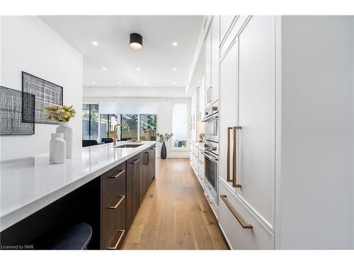 3-1397 York Road, Niagara-On-The-Lake, ON - Indoor Photo Showing Kitchen With Upgraded Kitchen