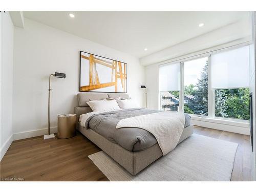 10-1397 York Road, Niagara-On-The-Lake, ON - Indoor Photo Showing Bedroom