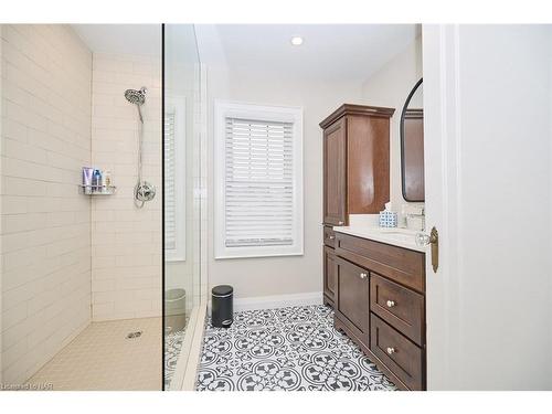 217 Edgar Street, Welland, ON - Indoor Photo Showing Bathroom