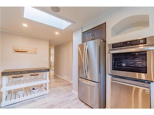 65 Wildwood Road, St. Catharines, ON - Indoor Photo Showing Kitchen