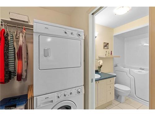 27 Cozocar Crescent, St. Catharines, ON - Indoor Photo Showing Laundry Room