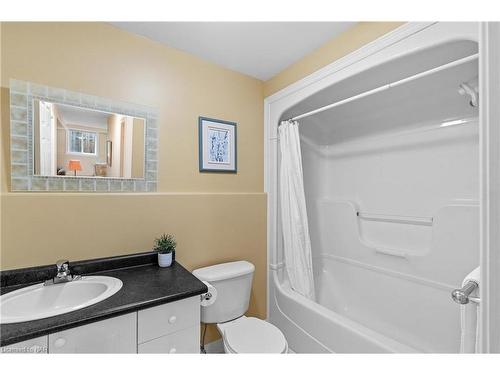 27 Cozocar Crescent, St. Catharines, ON - Indoor Photo Showing Bathroom