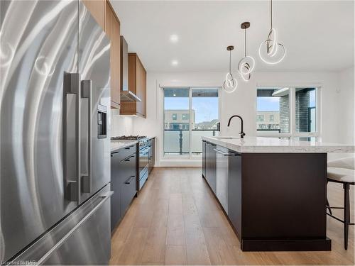 153G Port Robinson Road, Fonthill, ON - Indoor Photo Showing Kitchen With Upgraded Kitchen