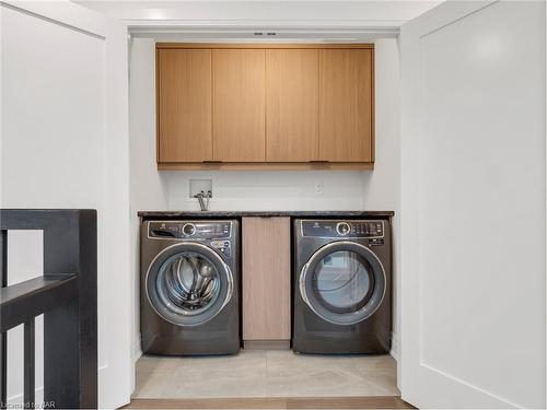 153G Port Robinson Road, Fonthill, ON - Indoor Photo Showing Laundry Room