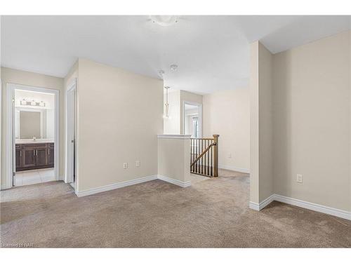 6165 Eaglewood Drive, Niagara Falls, ON - Indoor Photo Showing Other Room