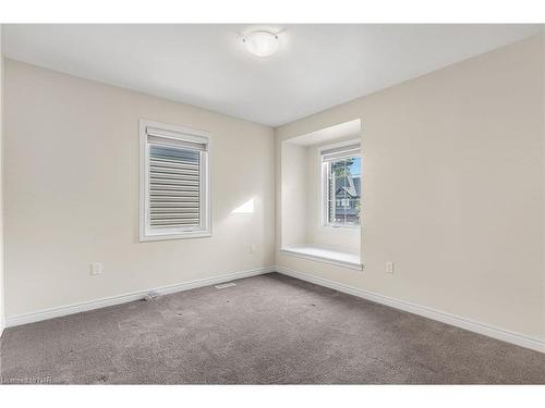 6165 Eaglewood Drive, Niagara Falls, ON - Indoor Photo Showing Other Room