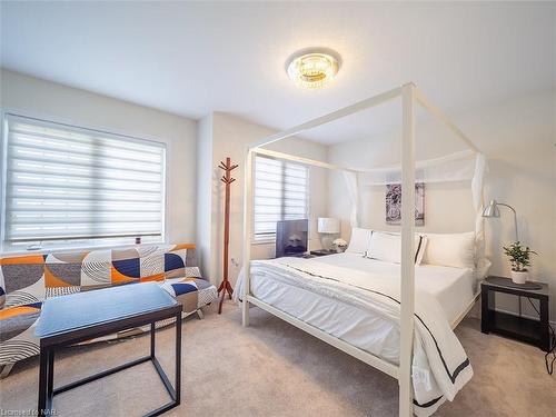 7892 Odell Crescent, Niagara Falls, ON - Indoor Photo Showing Bedroom