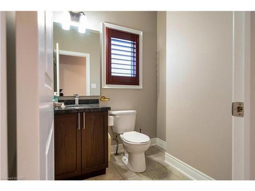 7181 Lionshead Avenue, Niagara Falls, ON - Indoor Photo Showing Bathroom