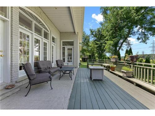 8113 Fatima Court, Niagara Falls, ON - Outdoor With Deck Patio Veranda With Exterior