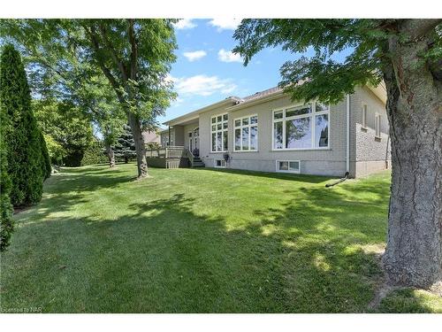 8113 Fatima Court, Niagara Falls, ON - Outdoor