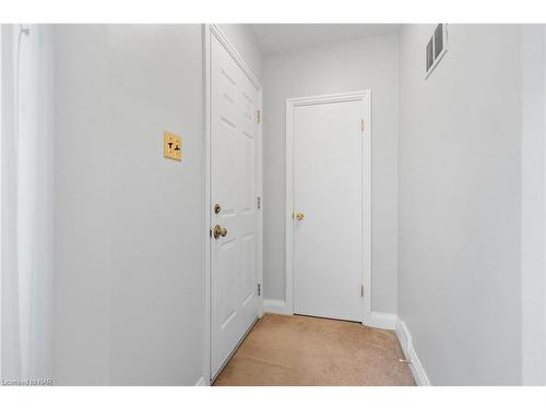 149 South Drive, St. Catharines, ON - Indoor Photo Showing Other Room