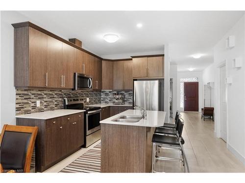 7-1347 Whetherfield Street Street, London, ON - Indoor Photo Showing Kitchen With Stainless Steel Kitchen With Double Sink With Upgraded Kitchen