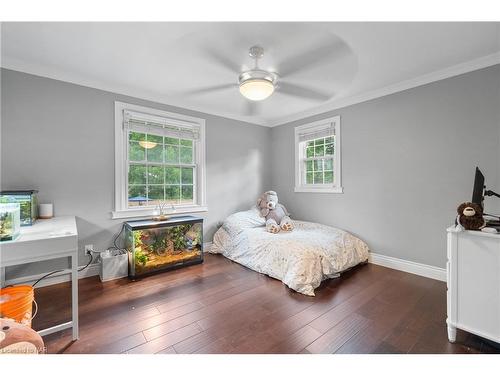 7100 Waterloo Drive, Niagara Falls, ON - Indoor Photo Showing Bedroom