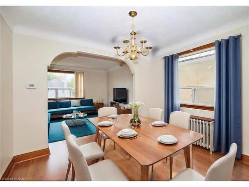 223 Niagara Street, St. Catharines, ON - Indoor Photo Showing Dining Room