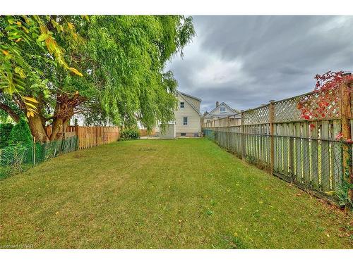 223 Niagara Street, St. Catharines, ON - Outdoor With Backyard