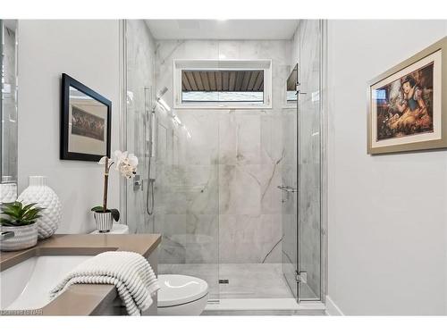 21 Taliesin Trail, Welland, ON - Indoor Photo Showing Bathroom