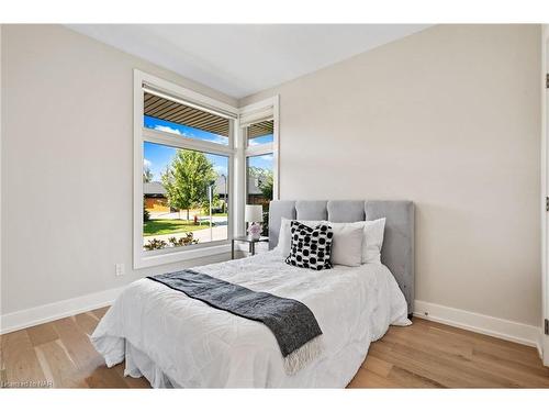 21 Taliesin Trail, Welland, ON - Indoor Photo Showing Bedroom