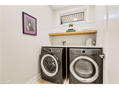 21 Taliesin Trail, Welland, ON - Indoor Photo Showing Laundry Room