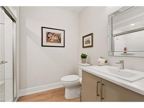 21 Taliesin Trail, Welland, ON - Indoor Photo Showing Bathroom