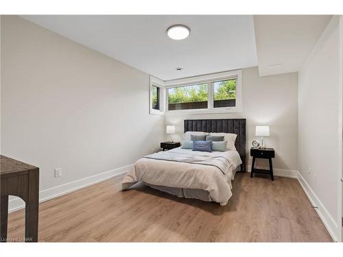 21 Taliesin Trail, Welland, ON - Indoor Photo Showing Bedroom