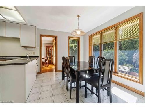 53 Chancery Circle, St. Catharines, ON - Indoor Photo Showing Dining Room