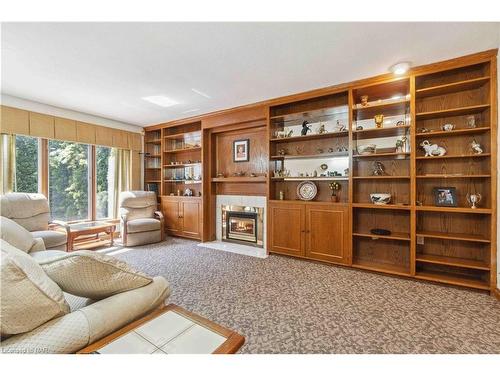 53 Chancery Circle, St. Catharines, ON - Indoor Photo Showing Living Room With Fireplace