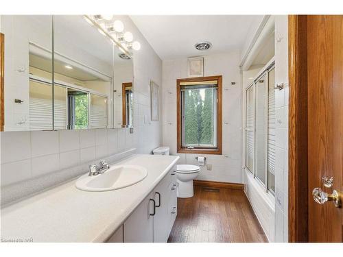 53 Chancery Circle, St. Catharines, ON - Indoor Photo Showing Bathroom