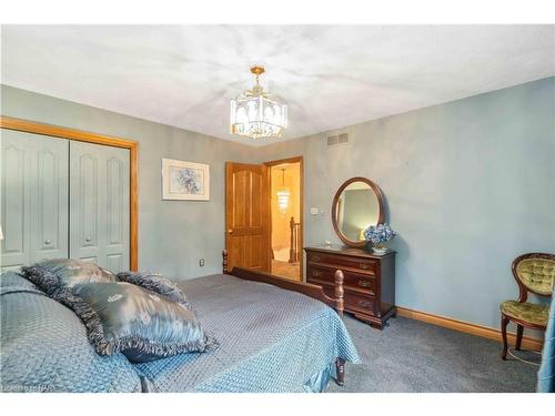 53 Chancery Circle, St. Catharines, ON - Indoor Photo Showing Bedroom