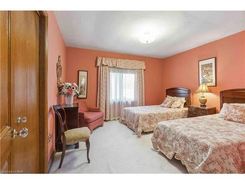 53 Chancery Circle, St. Catharines, ON - Indoor Photo Showing Bedroom